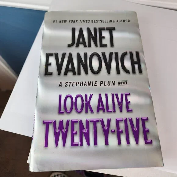 Janet Evanovich Stephanie Plum Novel Lot of Hardcover Three Books With Jackets - Picture 3 of 5